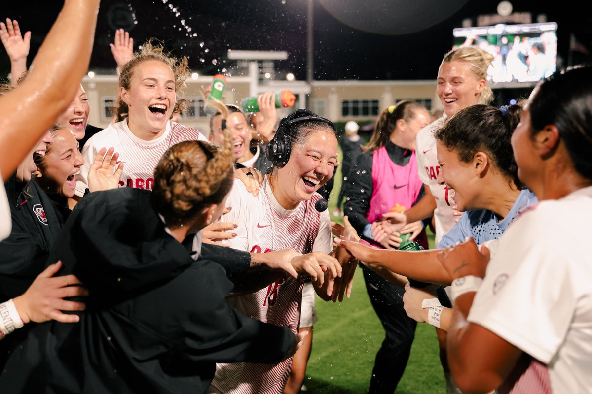 GamecockWSoccer's tweet photo. YOU KNOW THE DRILL 🚨 WINNERS GET BATHS!!🏆🥳 https://t.co/2hP5921I8U