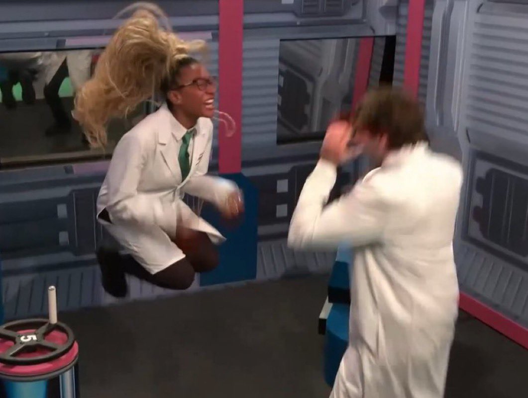 love_aariannaa's tweet photo. omg her joyyyy #bb28 https://t.co/pBnP31IM9M