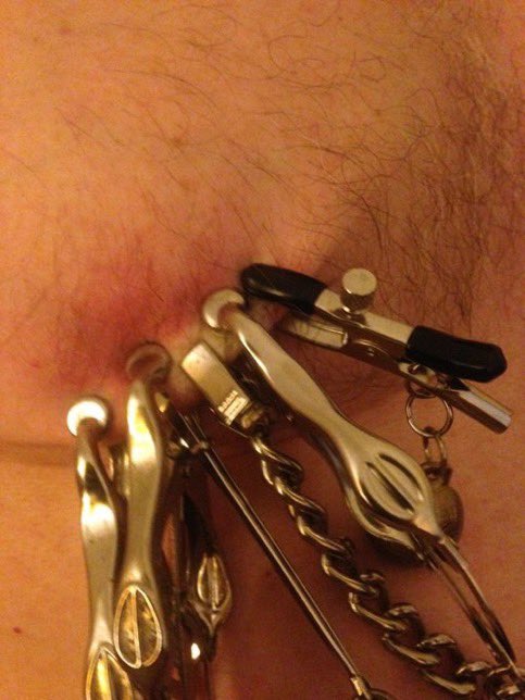 goddessmoi0's tweet photo. ...on the gentleman who managed all six of these clamps at once.

#Mistress #Femdom https://t.co/KsRZOjx9vt