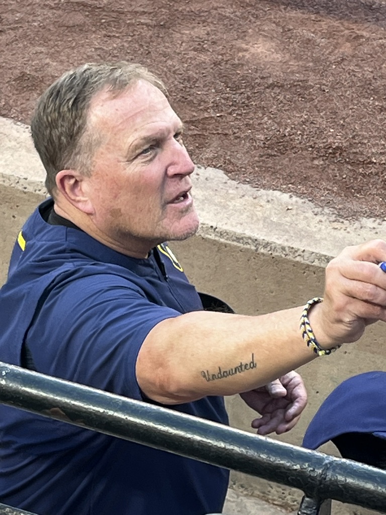 janssenleader's tweet photo. Earlier in the season, Brewer manager Pat Murphy pulled rookie Cooper Pratt for not fully running out a hit.
Tonight, Murph pulled veteran William Contreras for not running out a ball to first.
The Brewers win because the Standard is the Standard for rookies and vets. @Brewers https://t.co/un6FsYzJPI