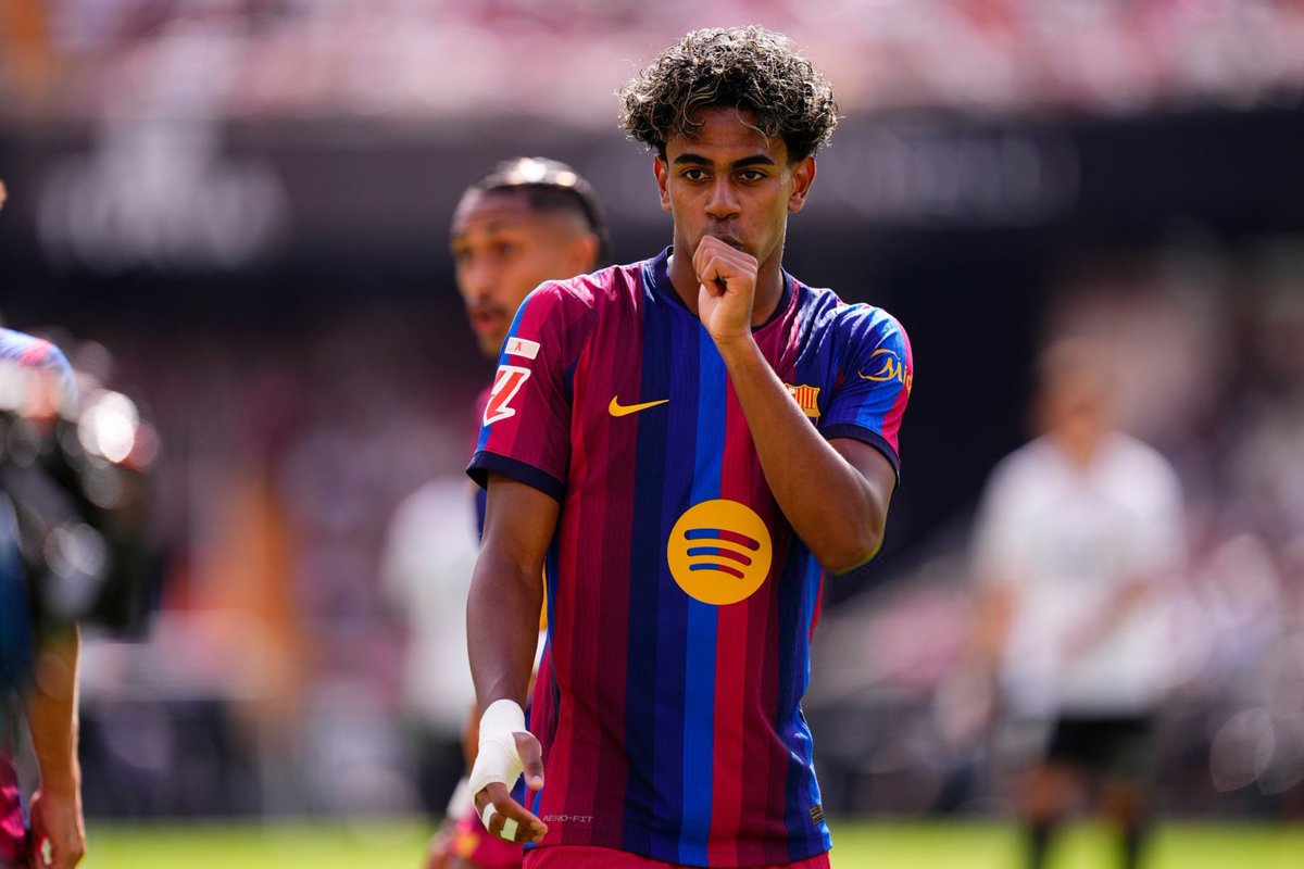FabrizioRomano's tweet photo. 🌕✨ Lamine Yamal: “Last year, I missed the Champions League to win the Ballon d’Or. This year, I have the World Cup!”.

“The chances are definitely there”, told Teledeporte. https://t.co/ZVrYd5fupa