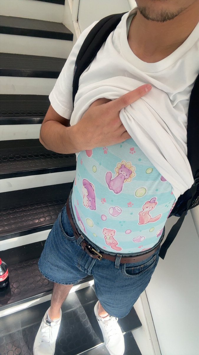 CollinsRuz103's tweet photo. Went to class padded and decided to do a public diaper check so humiliating. 🙈 busy day for this baby. 🍼
#ABDL #DiaperBoy #DiaperLover https://t.co/G3XXDhPj4L