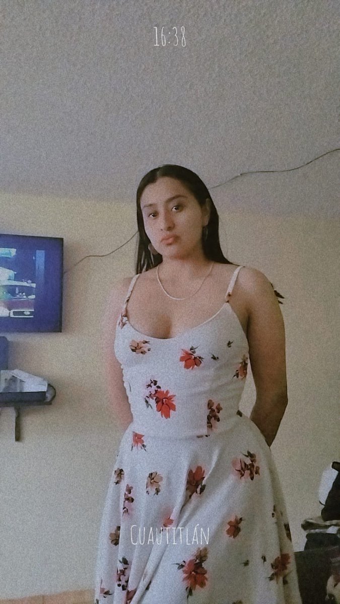 AportesDeTexDm's tweet photo. Que opinan de esta zorrita? 
Nos piden compartir más fotos y videos de cómo la comparte su novio cornudo https://t.co/A67ziPEyK6