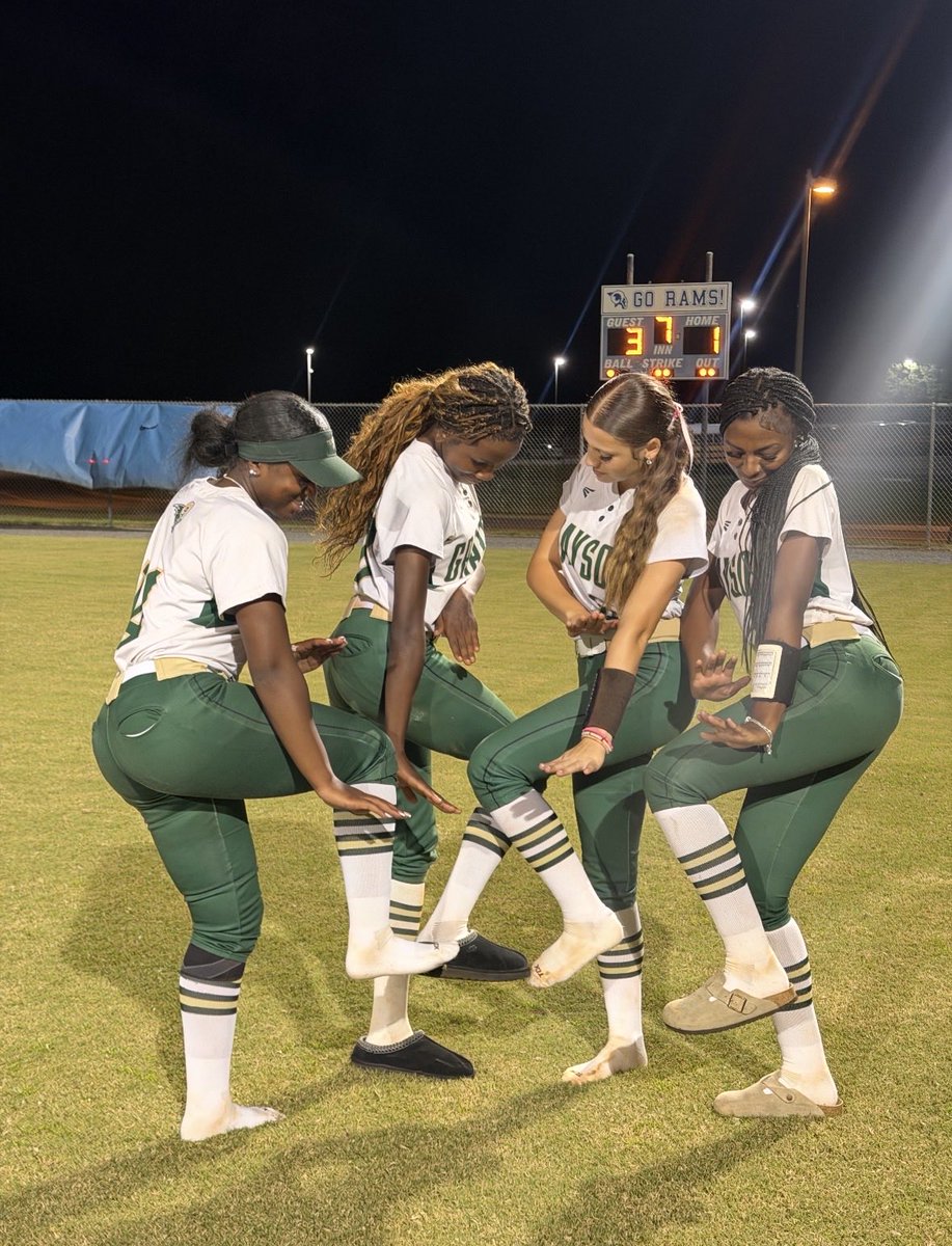 2028Hannah's tweet photo. GREAT region win tonight against Newton! Beat them 3-1. Region champs 🔜 #RealRams #4TheG #TrustTheProcess #RegionChamps @ExtraInningSB @LineDsoftball @MSPtakeover @D1Softball @tagupSoftball @GGC_Softball @CoachA54839250 @StetsonSoftball @UWGSoftball @LadyBantams @UpstateSoftball @FGCU_Softball @JaxStateSB @JAX_Softball @AsuGoldenRamssb @BamaStateSB @GSU_Softball @GSAthletics_SB