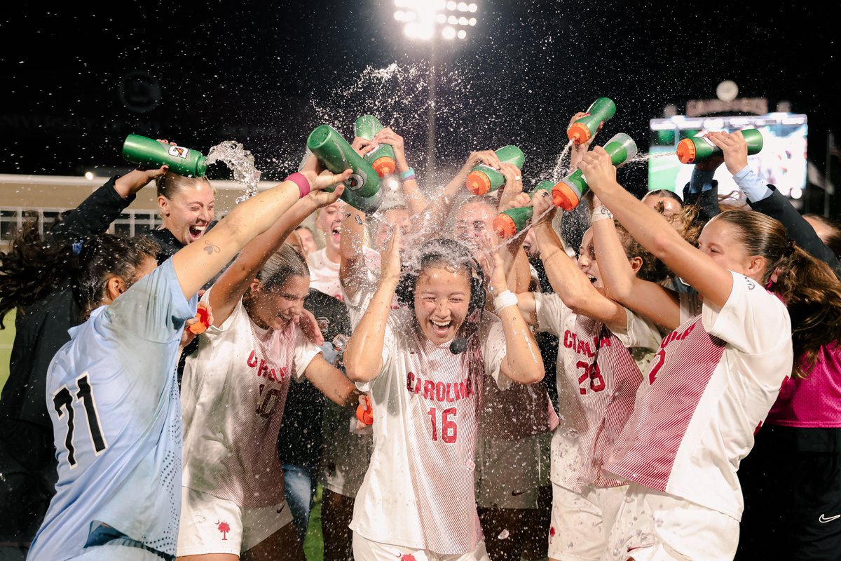 GamecockWSoccer's tweet photo. YOU KNOW THE DRILL 🚨 WINNERS GET BATHS!!🏆🥳 https://t.co/2hP5921I8U