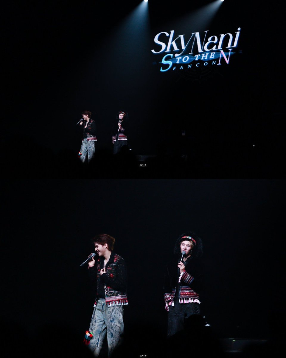 iamsunnysunday's tweet photo. การที่นานิเลือกเพลง “ขอแค่นี้” ของ PUN มาใช้ มันไม่ได้แค่หมายถึงแฟนคลับอย่างเดียวแน่ ๆ แต่พอนำมาร้อยเรียงกับคำพูดบนคอนเสิร์ต ภาพของสกายมันชัดขึ้นมาทันที

“มันคงยากเลย ถ้าวันนึงจะไม่มีสกายอยู่ เพราะกูเจอมึงทุกวัน ก็คงเฟลมาก ๆ”

คำว่า “เจอมึงทุกวัน” ของนานิมันทรงพลังมากเลยนะ มันคือการยอมรับว่าสกายกลายเป็น part of life และพื้นที่ปลอดภัยในชีวิตประจำวันไปแล้วจริง ๆ

พอฟังท่อน “ไม่ว่ายังไงก็ไม่ยอมให้เธอนั้นจากไปไหน” มันเลยไม่ใช่แค่ท่อนเพลง แต่มันคือความรู้สึกจริง ๆ ของคนที่ตระหนักได้ว่า การไม่มีสกายอยู่ข้าง ๆ มันคงเคว้งและยากมากแน่ ๆ 

สกายเลยไม่ใช่แค่พาร์ทเนอร์ทำงาน แต่คือส่วนหนึ่งของชีวิตนานิไปแล้วจริง ๆ 🥹