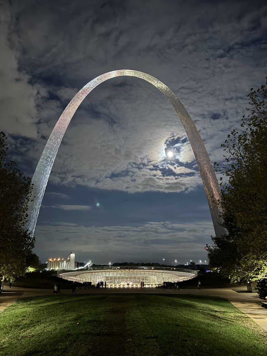 dianahenry's tweet photo. St. Louis is Catholic. 

Beautiful ending to an even more beautiful day! 

Blessed Fulton Sheen, pray for us https://t.co/MKQNdRJDO5