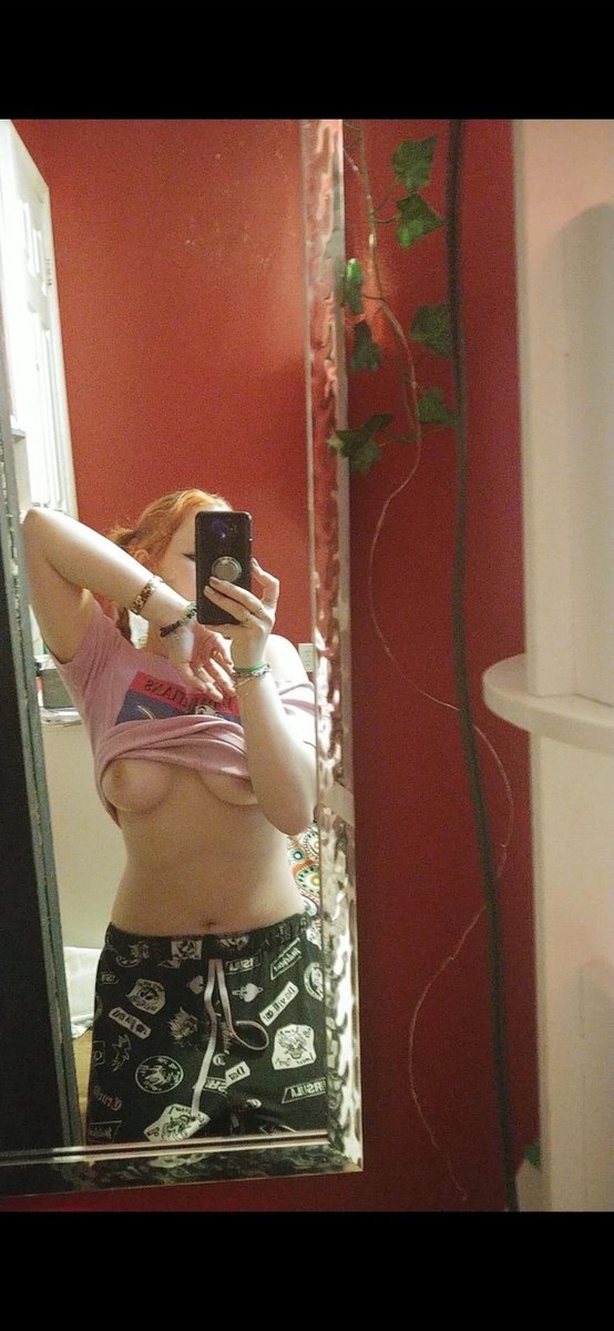 Exposer20000's tweet photo. Cucks gf https://t.co/9WSHSoTGMI