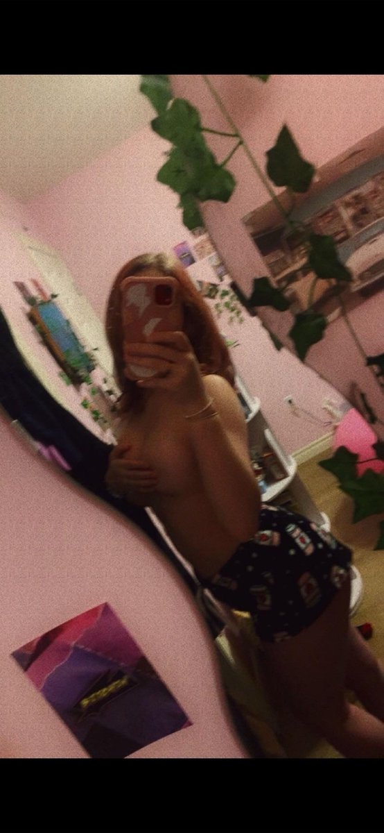 Exposer20000's tweet photo. Cucks gf https://t.co/9WSHSoTGMI