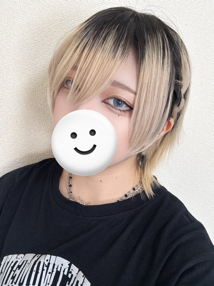a_sa_ri_5's tweet photo. 今日は少し遠出するらしい。
眠過ぎて頭痛🤦
髪の毛短すぎてヘアアレンジそこまで出来ない https://t.co/Qh3ZmY3nXT