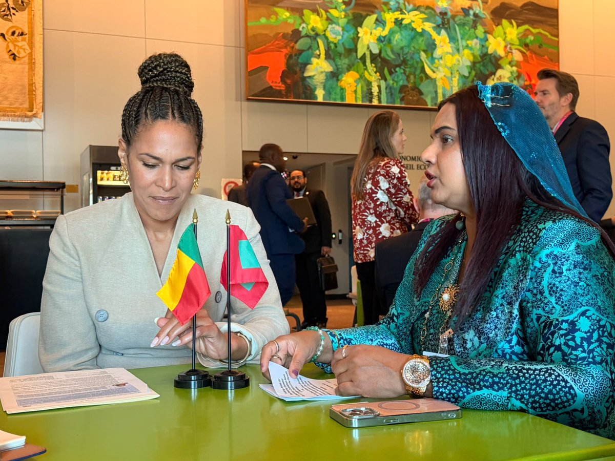 IruthishamAdam's tweet photo. 🌍Delighted to meet the Minister of Foreign Affairs of Benin @AmoriBrunet on the sidelines of #UNGA81HLW.

We discussed strengthening #Maldives–#Benin relations and enhancing bilateral and multilateral cooperation.

This September marked 15 years of diplomatic relations between our countries, and I look forward to closer engagement and a stronger partnership.

@MoFAmv 
@MVPMNY 
@MDVinGeneva 
@BeninDiplomatie