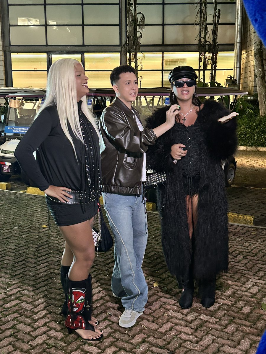 tvglobo's tweet photo. KATY DA VOZ E PALLADINO ARE IN THE HOUSEEE 🪩 a plateia do #EstrelasDaCasa tá mto bem frequentada 🔥 https://t.co/plsy5lcjrj