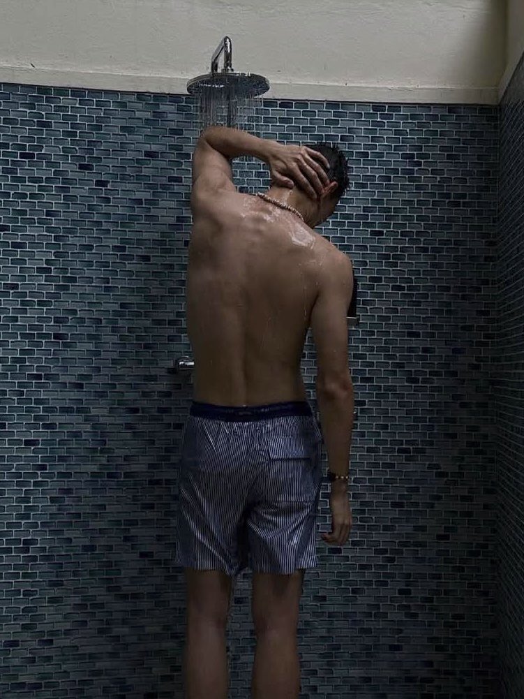 avadakkkedavra's tweet photo. แผ่นหลังหรือแผ่นดินครับ แต่ใด ๆ คือแนวกระดูกของพตอ ชัดมากเลยงะ ฮีเหมือนไดโนเสาร์จีงงง ๆ ไหนใครว่าสูญพันธุ์ไปแล้ว ㅠㅠ ㅠㅠ https://t.co/uIXTgPFQe8