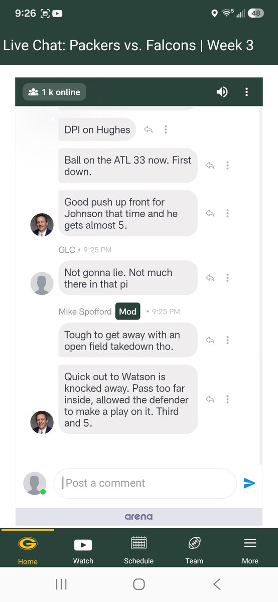 tomassyooper's tweet photo. @WesHod please pass this along to IT. When in the live chat, I position the page as in image 1 so I can see the feed and see what I type. The app gives me pic 2 when I hit the message space. I don't need to see the help propts while typing every message. https://t.co/w6EeKMLc2L