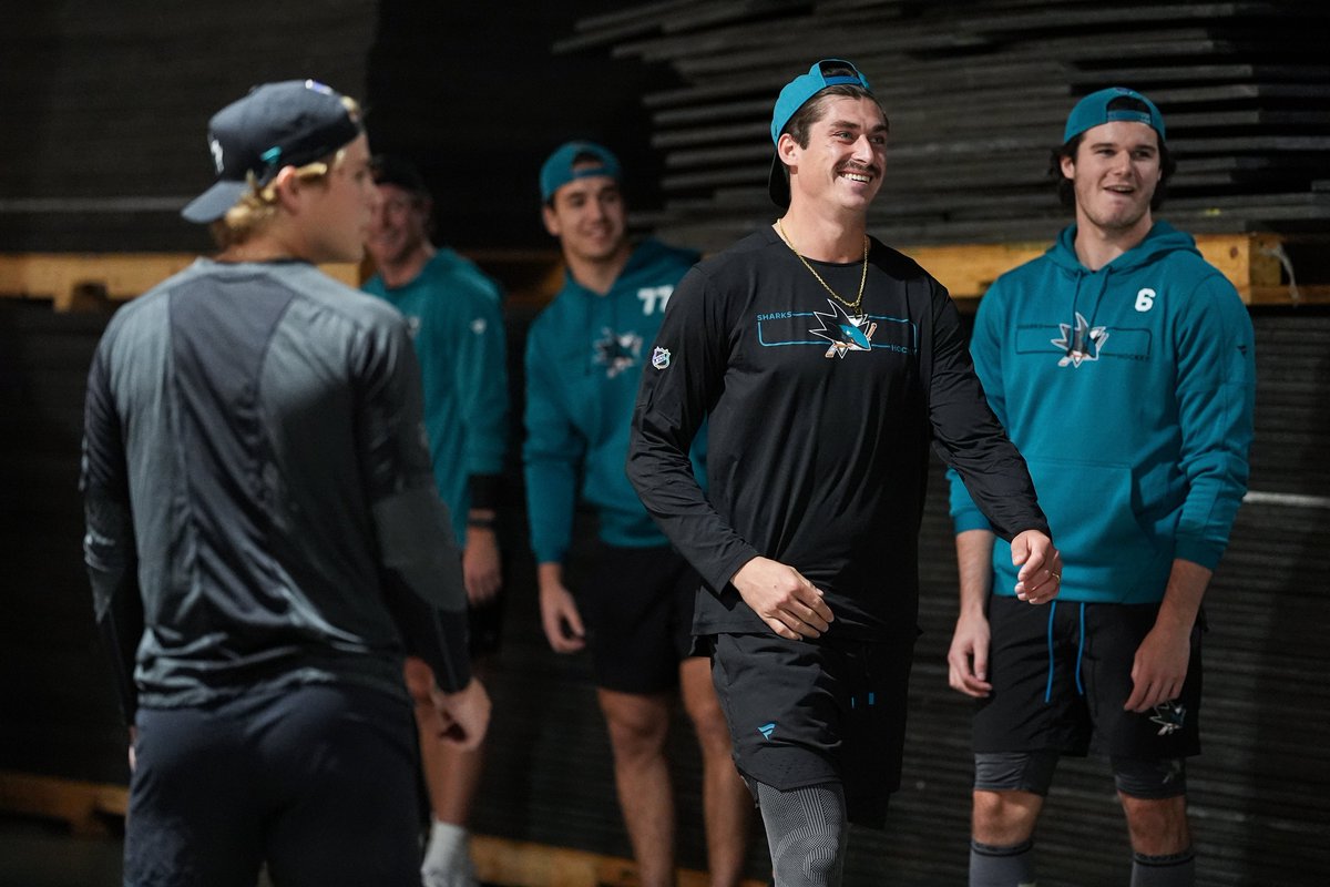 SanJoseSharks's tweet photo. ⚽️🏈 https://t.co/w5BugNGTtP