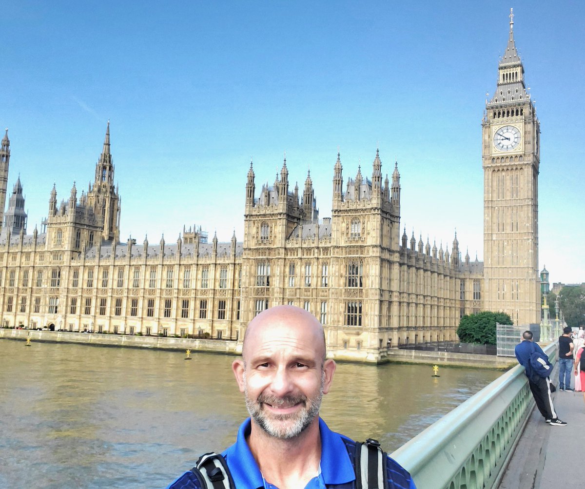 Andy_FSTA2025's tweet photo. @dreamarriv5900 The view from that bridge. Can't wait to get back to London! https://t.co/yUtx52MTdH