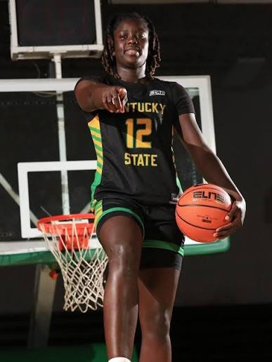 frajatta92's tweet photo. This is heartbreaking. This is unacceptable. And as Senegalese people, we cannot remain silent.
Aminata Seck is a 26-year-old Senegalese basketball player and student-athlete at Kentucky State University. On August 7, she was detained by ICE at Louisville airport while travelling with her team.
More than a month later, serious questions remain about her situation.

According to reports from her lawyer, Aminata has been moved between several detention facilities while battling an ACL injury and severe pain. Her lawyer has reportedly struggled to locate her at certain points, and her family has also been unable to see her in person.

Imagine being injured, detained, moved from camp to camp, and separated from your family and the people who know you.
Imagine not knowing where your daughter, your sister, your friend or your teammate is.

Aminata is not just a basketball player. She is a young Senegalese woman pursuing her education and building a future through sport.
Whatever the circumstances surrounding her immigration case may be, her dignity, safety and access to proper medical care must not be forgotten.

I am calling directly on the Senegalese Ministry of Youth and Sports, the Senegalese Basketball Federation, the Senegalese diplomatic authorities and Consulate in the United States, and every Senegalese institution with the ability to intervene:
PLEASE DO SOMETHING.
Find Aminata.

Establish exactly where she is.
Make sure she has access to her lawyer and her family.
Make sure she receives the medical treatment she needs.
And make sure that her rights as a human being and as a Senegalese citizen are respected.
We cannot wait until something terrible happens before we start asking questions.

Aminata needs help. Aminata needs a voice.

Sénégal, où es-tu ?

We are asking for answers. We are asking for action. We are asking for JUSTICE FOR AMINATA SECK. 🇸🇳🏀

RT
#JusticeForAminataSeck #AminataSeck #Senegal #Basketball #SenegalBasketball