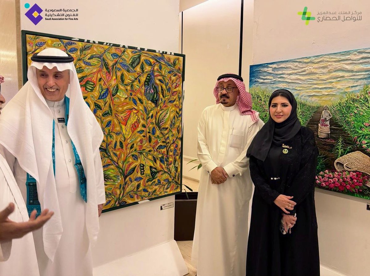 ksa_safa_'s tweet photo. شارك الفنان القدير إبراهيم الفصام كضيف شرف في معرض "عزنا بطبعنا" الذي نظمته الجمعية السعودية للفنون التشكيلية في مركز الملك عبدالعزيز للتواصل الحضاري @KACCCsa احتفاء باليوم الوطني السعودي 96.

وتأتي مشاركته تقديرا لتجربته الفنية وإسهاماته في إثراء المشهد التشكيلي السعودي، وما قدمه خلال مسيرته من حضور فني وثقافي يرتبط بالتراث والهوية الوطنية.
وتحتفي الجمعية بمشاركته وتشريفه للمعرض، تقديرا لمسيرته الفنية ومكانته في المشهد التشكيلي السعودي.

@AlFassamArt 
#إبراهيم_الفصام
#عزنا_بطبعنا
#اليوم_الوطني_السعودي