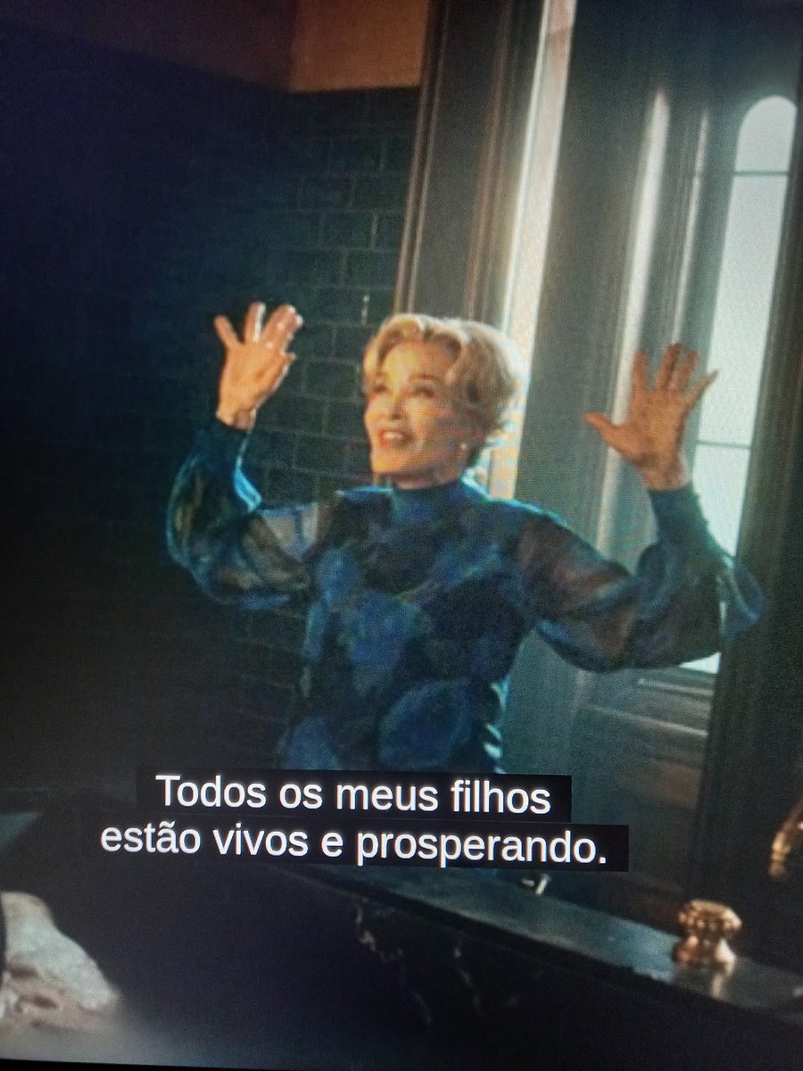 evancohanx's tweet photo. já chegou mentindo #ahs13 https://t.co/b0tYk5i1pI