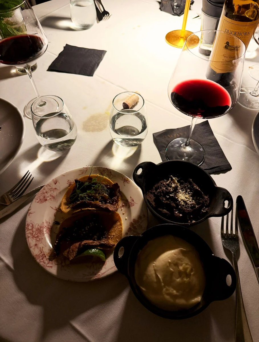 Valentina_Lane_'s tweet photo. A little wine a good meal and nowhere to be tonight perfect. https://t.co/YcKPr5KcT9