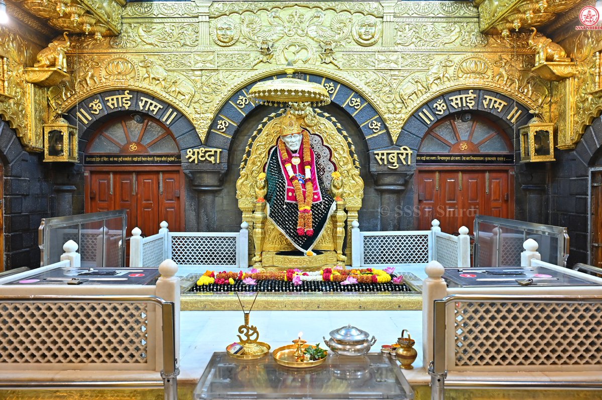 SSSTShirdi's tweet photo. *!! ॐ साई राम !!*
*श्री साईबाबा संस्थान विश्वस्त व्यवस्था,शिर्डी*
*!! ॐ Sai Ram !!*
*Shri Saibaba Sansthan Trust, Shirdi*
≈≈≈≈≈≈≈ 
*आरती :-शिर्डी माझे पंढरपुर*
*शुक्रवार २५ सप्टेंबर २०२६*  
*Aarti :-Shirdi Majhe Pandharpur*
*Friday 25 September 2026* https://t.co/4BQ25dBpWG