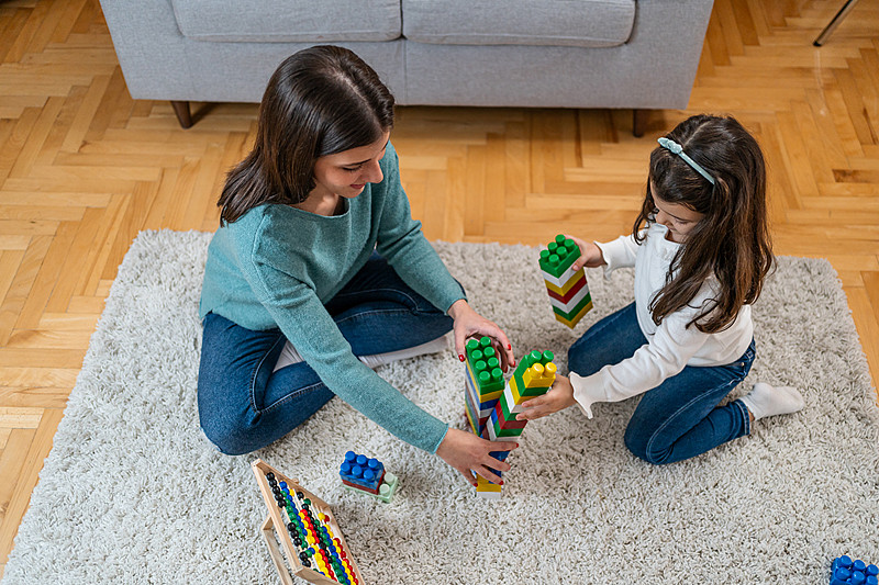 VictoriaJarema's tweet photo. Our little one just mastered stacking 5 blocks u0026 clapped for themselves—nothing beats these tiny, proud wins with my sidekick today! ， https://t.co/QQTXajTIQ2