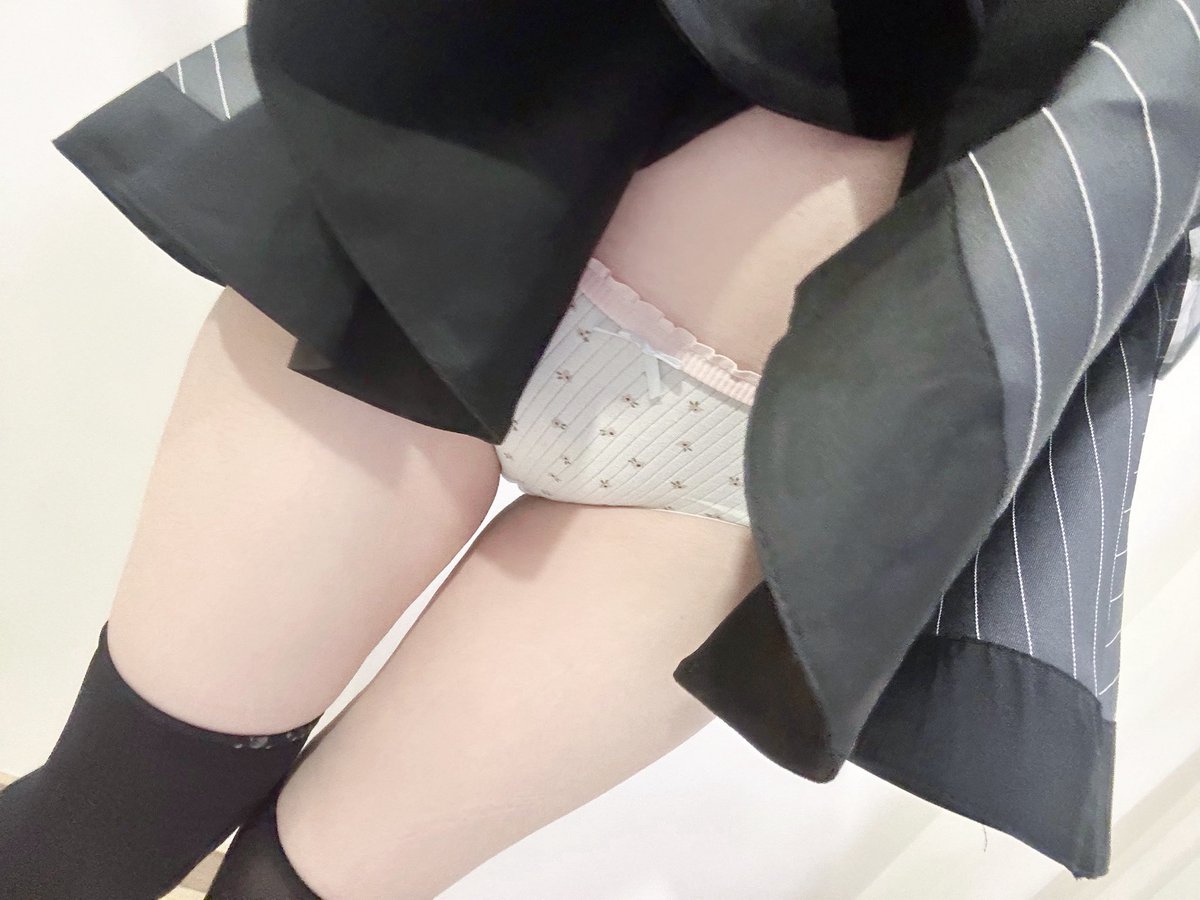 Cuailtooo's tweet photo. 我喜欢这个白色裙子꒰｡ › ·̮ ‹ ｡꒱ https://t.co/ETI5bGVZno