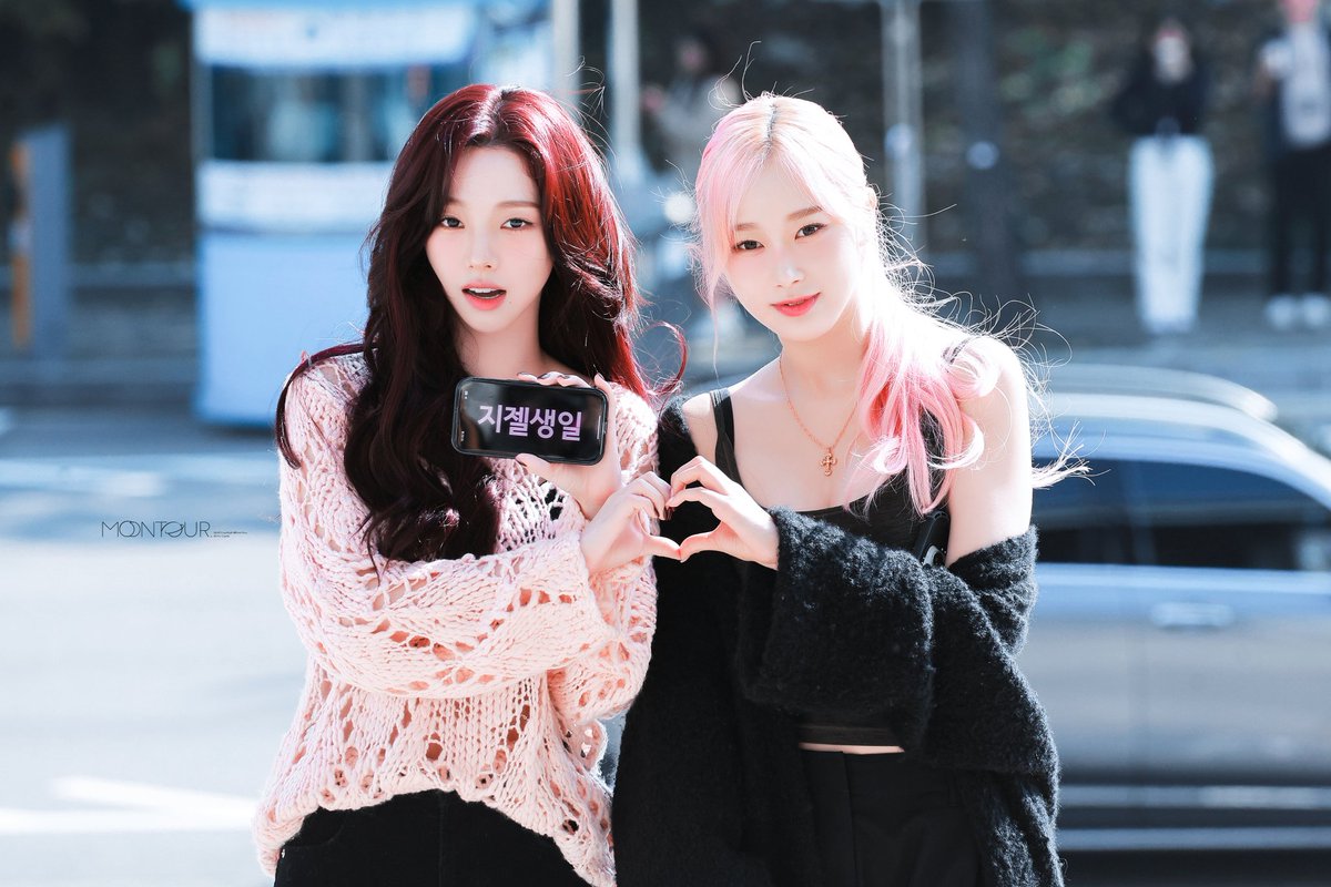 ssky20001030's tweet photo. 241030
#aespa #GISELLE #ジゼル #지젤 #에스파 #카리나 #audiz https://t.co/XpvMgXNKPM
