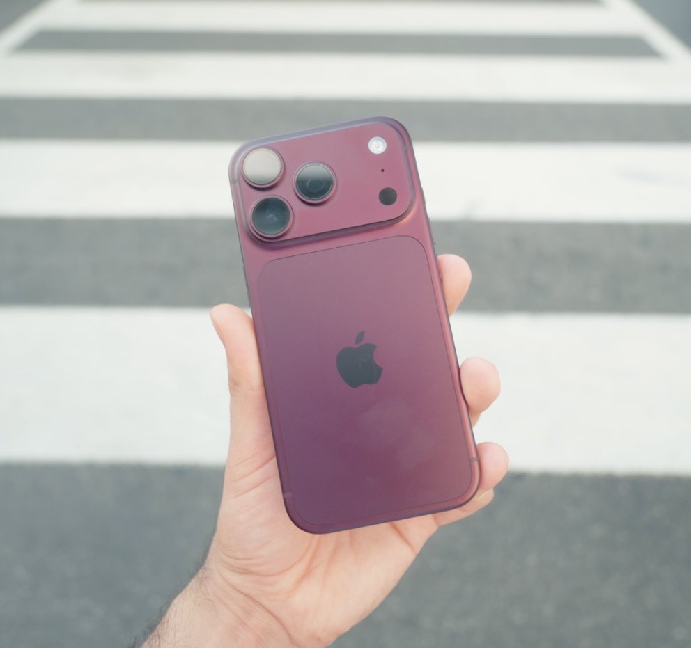 unespc's tweet photo. iPhone 18 Pro Max after a week: it's a great phone and I still can't think of one reason to upgrade from a 17 Pro Max

the smaller Dynamic Island is cool for about 2 days then your brain forgets it exists! 
#iphone18promax https://t.co/EFcxk8qWSW