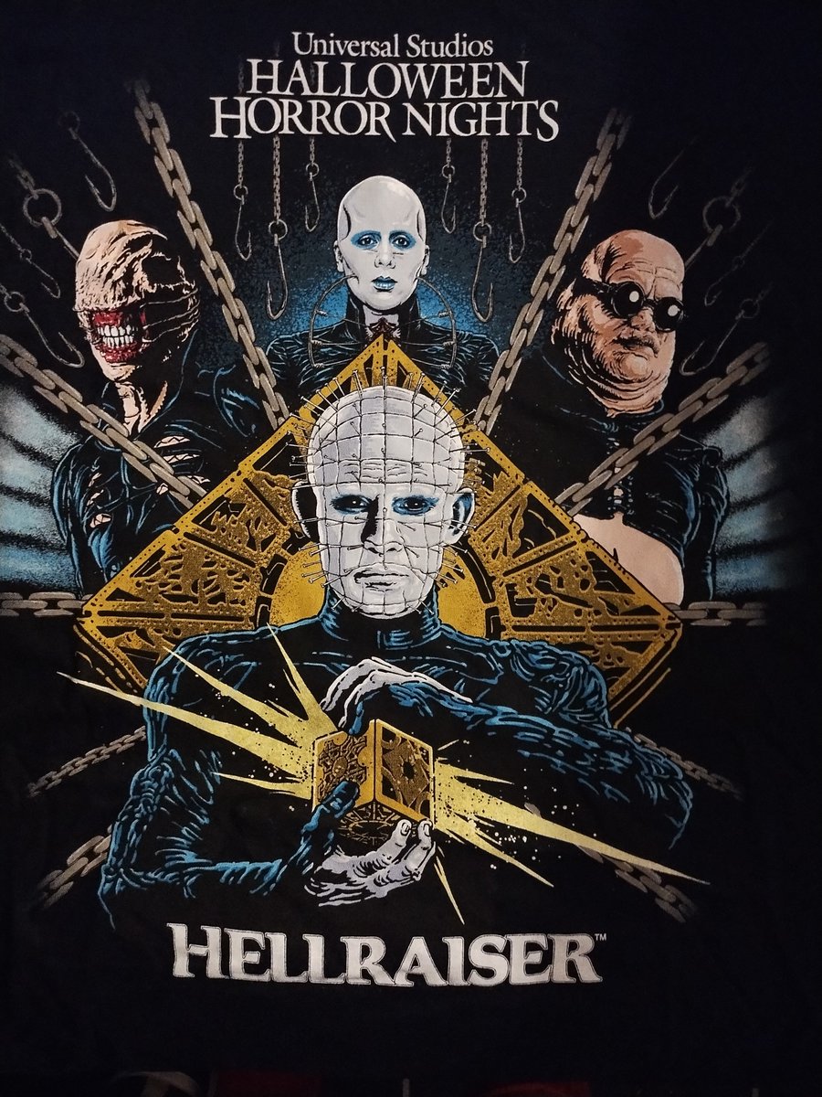 SovelJeremy's tweet photo. @marixapanda Made it to hhn got my shirt the house was great focused on part two https://t.co/1fLsCgIPWB