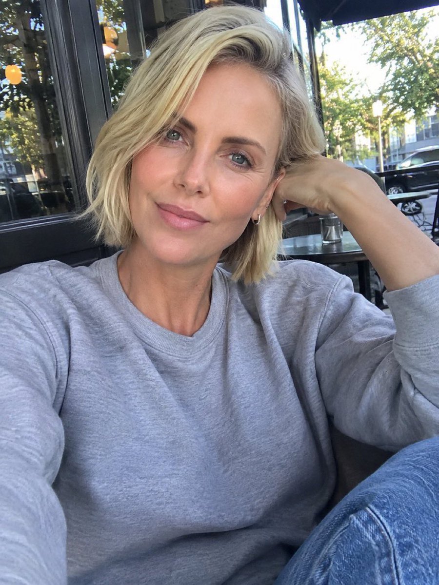 CharlizeThlb's tweet photo. Be honest… did I catch your attention https://t.co/kmUNgtwjWi