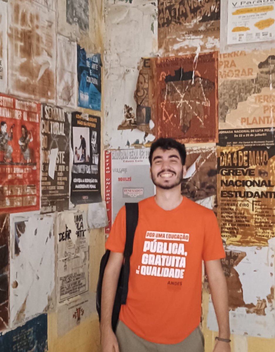 AndreHSB26's tweet photo. Eu // minha colinha

Pra quem não sabe tem outra candidata mulher pro senado vouuu. Vc não precisa votar em homem 🥳🥳 https://t.co/43A6sGOxkk
