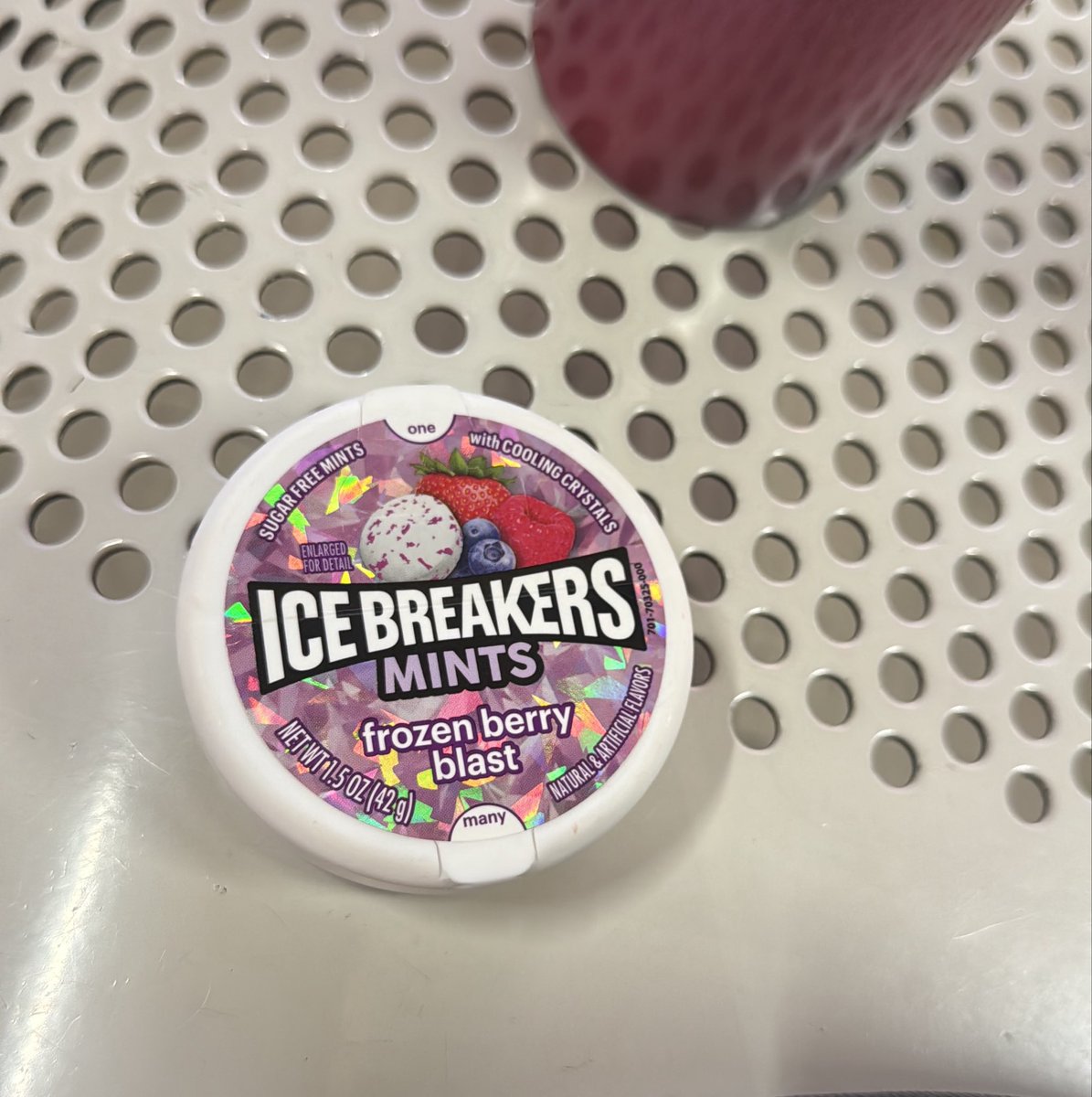 silverrsv's tweet photo. these mints are a lifesaver 🙂‍↕️ zero sugar and helps when im hungry yipppeee
#edtwt #edrtwtㅤ https://t.co/ZYUdu4BXwd