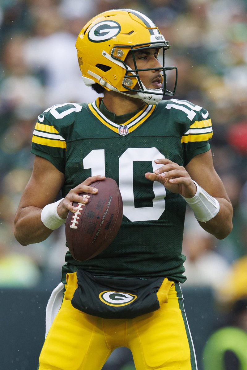 IKE_Packers's tweet photo. Grade Jordan Love’s first half A-F

• 9/18 passing 
• 96 yards
• 1 touchdown
• 0 interceptions
• 1 big hit to the head https://t.co/Jy1pxYwh7T