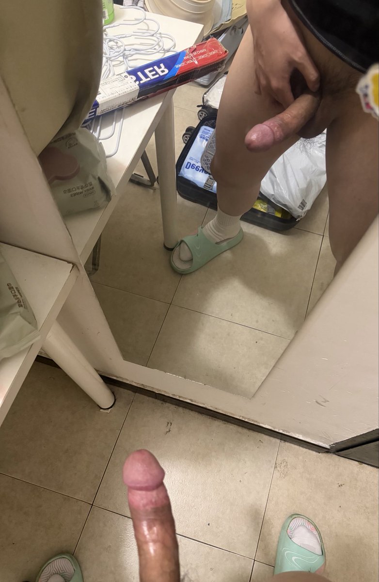 sbdz0u's tweet photo. 好想被口 好想被艹 好想做爱
#gay #0.5 #大一 https://t.co/wYOoKdRpQl