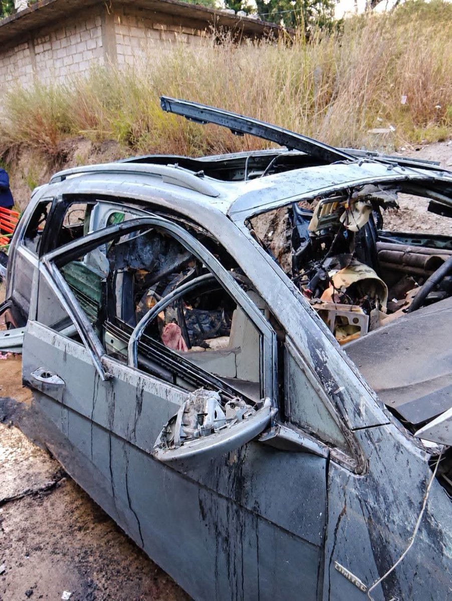 EdomexRed's tweet photo. Esta tarde un auto cargado con #pirotecnia exploto mientras se realiza un #recorrido religioso en el pueblo de Tepojaco en #Cuautitlán Izcalli.

Al menos 5 personas fueron #traslados a hospitales, también informaron de varios #lesionados https://t.co/Fg5zYYpuHn