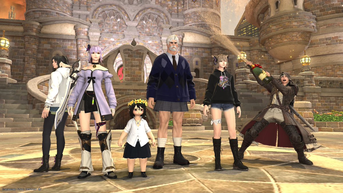 toshi_gandam_'s tweet photo. 地図PT 終わりに城前で記念撮影

#FF14 https://t.co/lrKepwIQ60