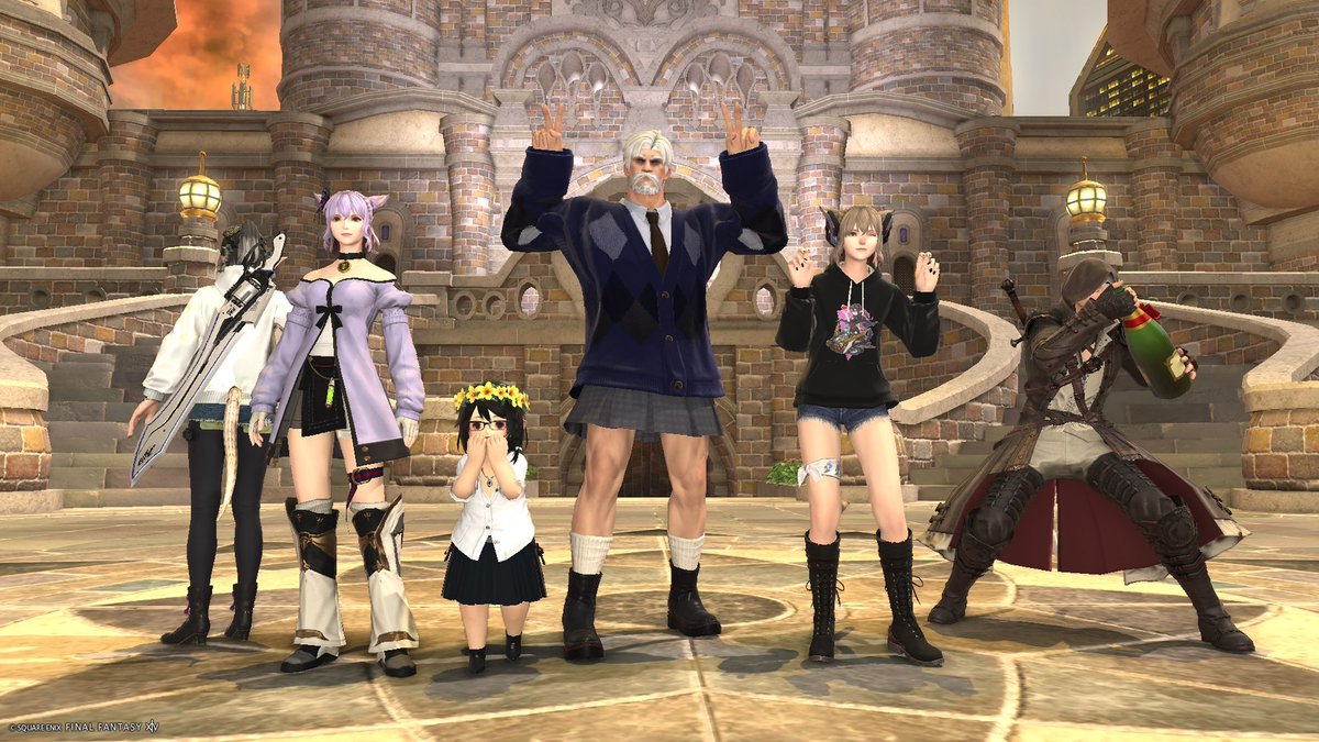 toshi_gandam_'s tweet photo. 地図PT 終わりに城前で記念撮影

#FF14 https://t.co/lrKepwIQ60