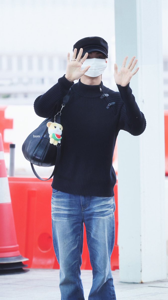 bom__0531's tweet photo. 260925 ICN

영추니기츄니 출국완😘🍉

#영재 #YOUNGJAE #ヨンジェ #TWS #투어스 https://t.co/dCVvos4Xf6