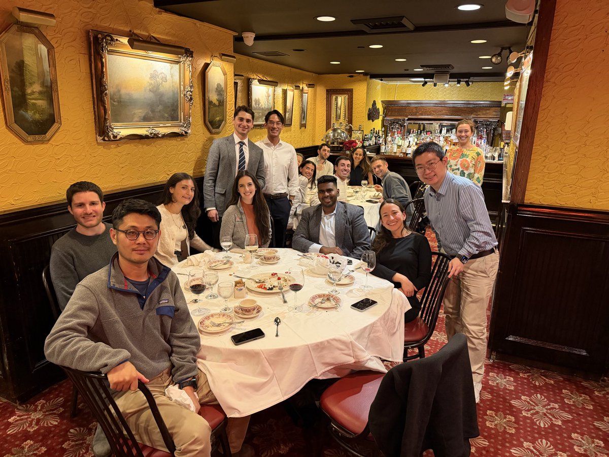 Mrwailee's tweet photo. Evening hangout with the cool kids from @WCMUrology&amp; @ColumbiaUrology 

Thank you @MDTPelvicHealth for the great time and teaching us about #altaviva https://t.co/jcEj4i5Et6