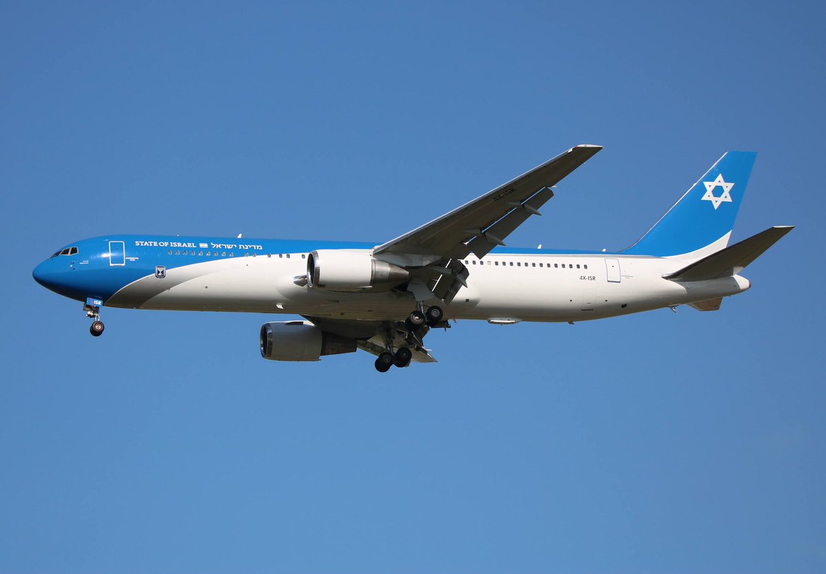 IsraelVive1948's tweet photo. El avión "Wing of Zion", el "Air Force One" de Israel, acaba de despegar de Nueva York con Netanyahu y su equipo a bordo, con destino a Israel.

Mamdani se quedó con las ganas https://t.co/0gUchVbzkH