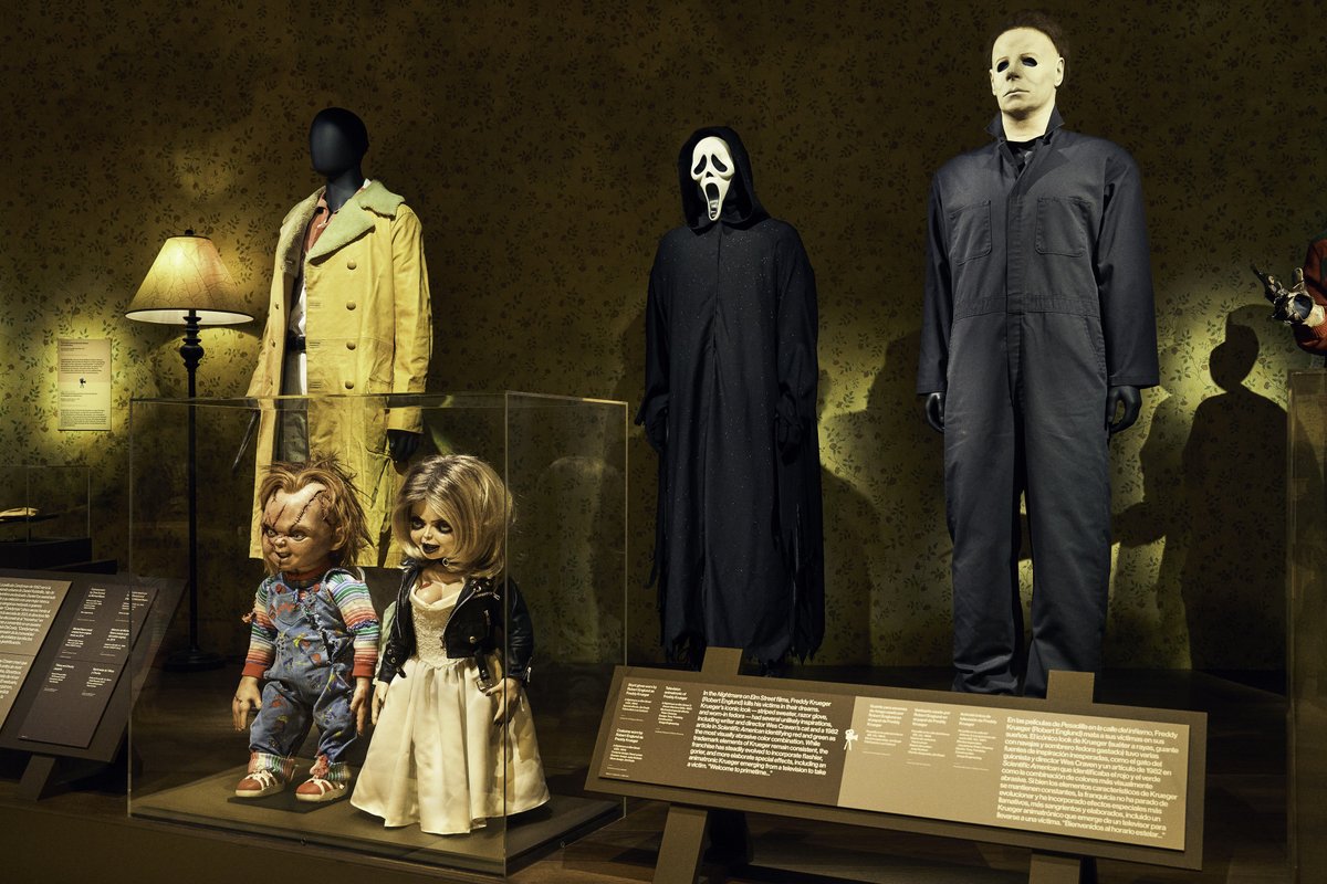 Variety's tweet photo. Just in time for spooky season, The Academy Museum in Los Angeles launches The Horror Show on Saturday, with costumes and props from iconic movies like "Halloween," "It" and many more. https://t.co/WWZ8Md1fC7 https://t.co/pviUBsXEB5