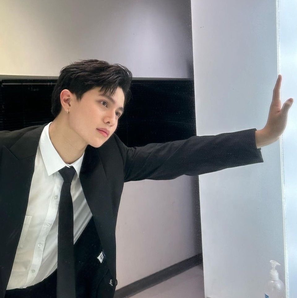 fourdoubleu's tweet photo. จะไม่เป็นอันทำงานอ่ะดิ🥲 https://t.co/qiKvpO2kZT