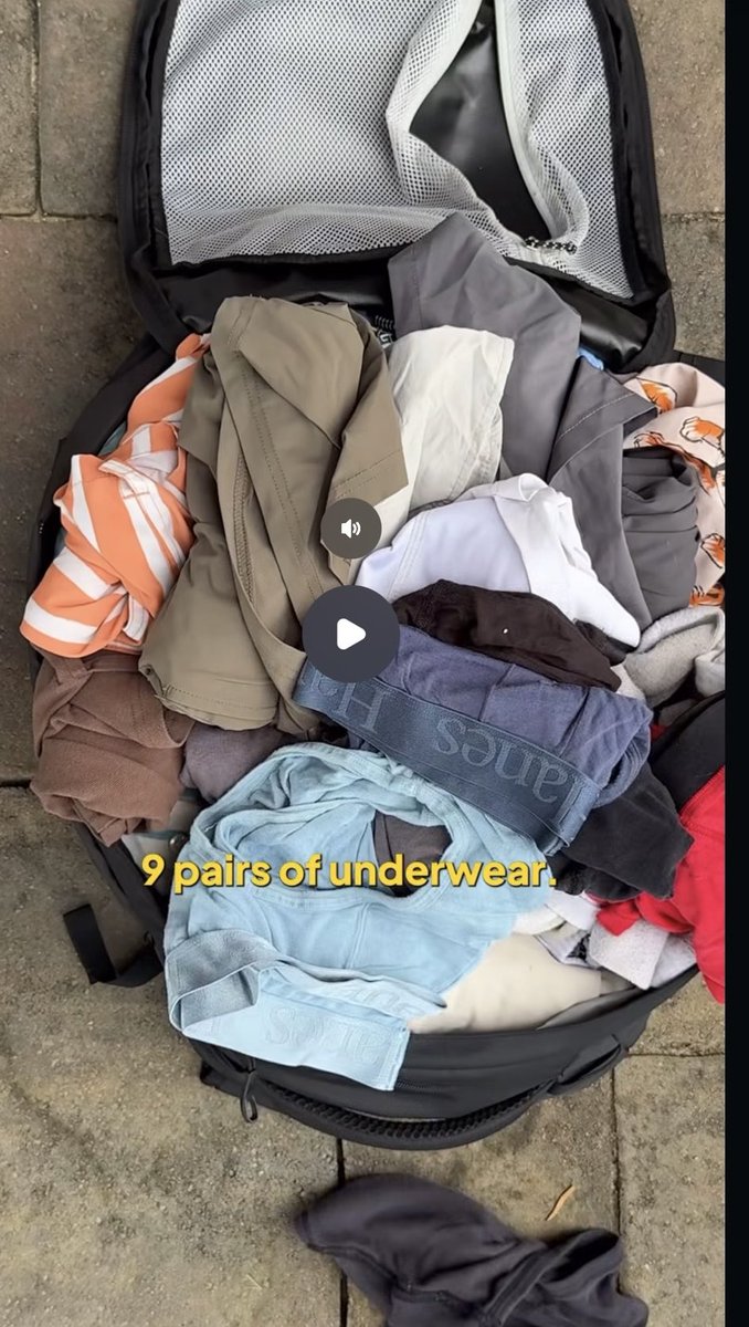 AlexMar31934563's tweet photo. It’s amazing when straight guys are completely oblivious about casually, revealing the fact that they wear briefs…as if the brieflines weren’t enough, he literally just shows the briefs in the suitcase… https://t.co/5S4lzjquLt