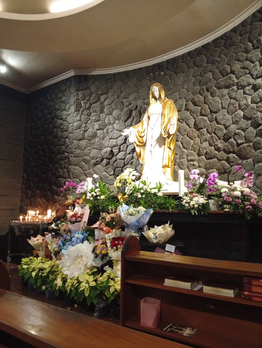 SensaVanila998's tweet photo. Bunda Terimakasih 

Salam Maria penuh Rahmat
Dan buah Tubuhmu Yesus

Terimakasih ♥️🌹

Dalam teduhku dalam sedihku
Aku yakin Bunda ga ninggalin aku, ga cuekin aku, Begitu juga Papi Yesus , Dalam nama Bapa dan Putra dan Roh Kudus amen 🥰 https://t.co/QC4uiMqpbz