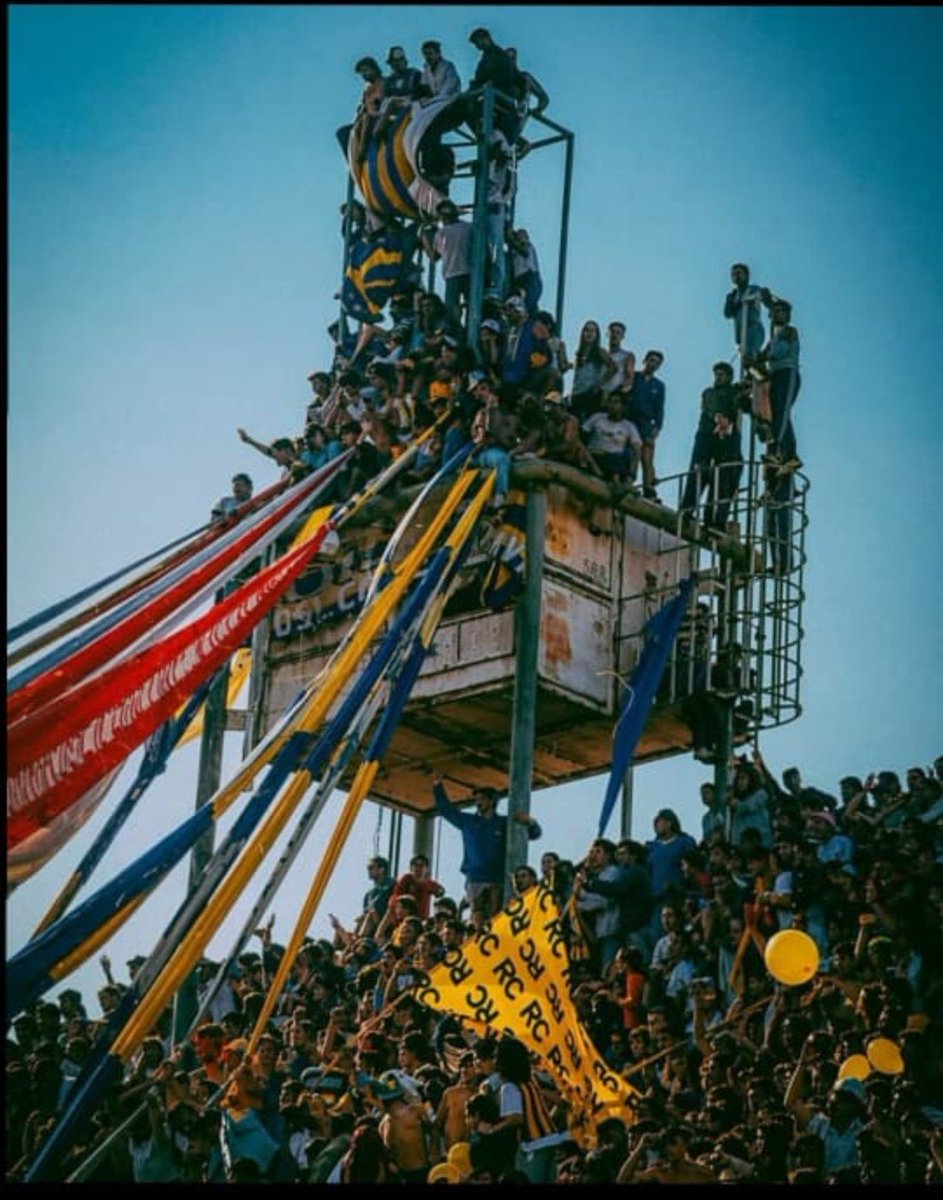_FranchoCARC_'s tweet photo. La modernidad es una poronga. Aguante Central. 💙💛 https://t.co/2h3YO6i9Z2