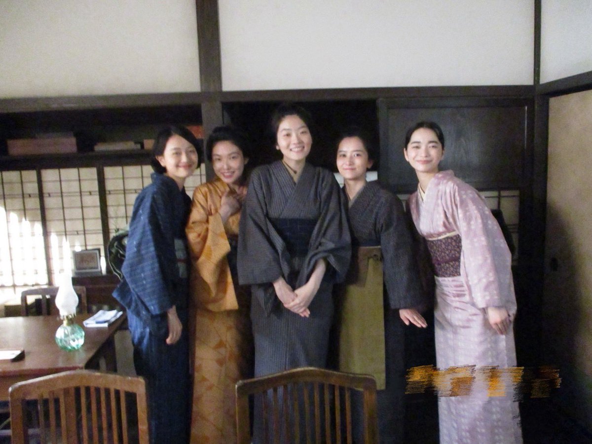 ayaka_higashino's tweet photo. NHK連続テレビ小説「風、薫る」

全26週、
ご視聴誠にありがとうございました！

どうにも頑張れない日も、ツヤが頑張っているから、私も引っ張られて頑張れる事ばかりでした。

久しぶりの朝ドラ、とても楽しかったよ！
ありがとうございました🐈

三浦ツヤ役　東野絢香

#風薫る 
#朝ドラ https://t.co/ejafDOzNeA