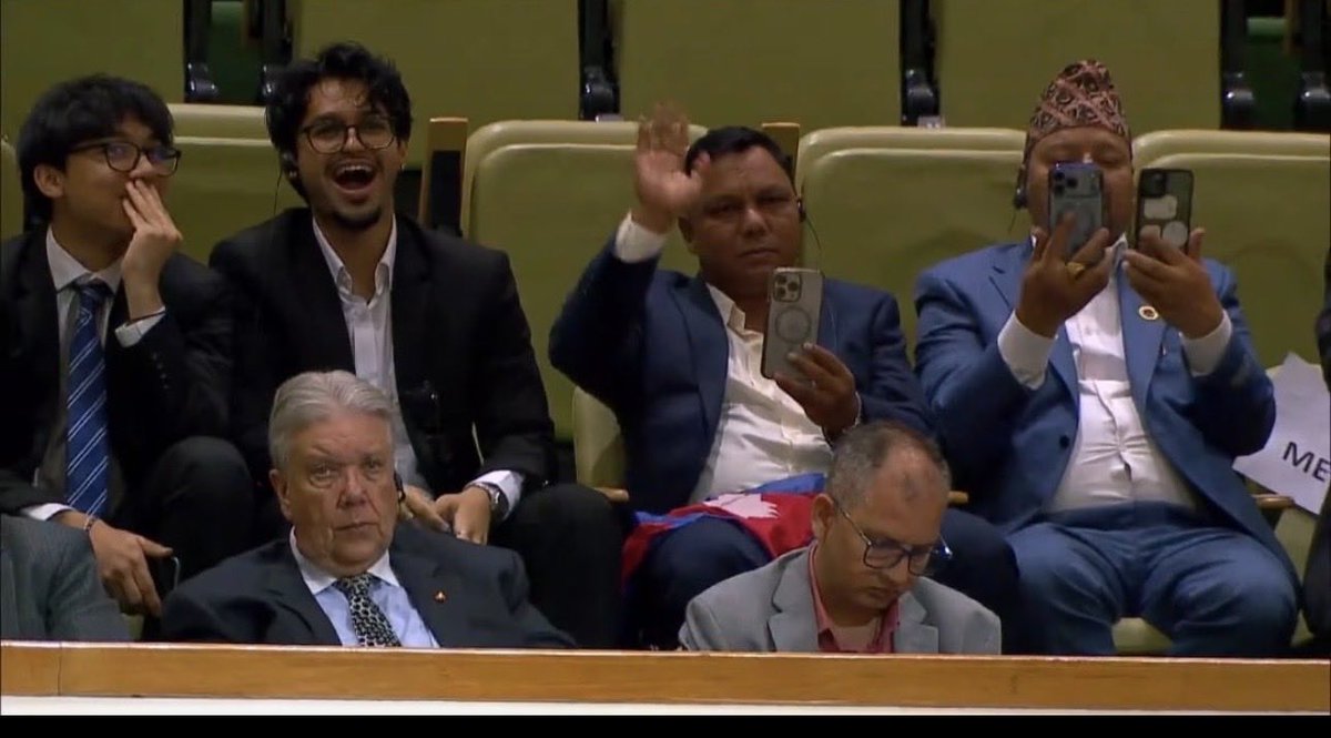 peetss_'s tweet photo. these were the Nepali audiences btw while the PM is raising serious issue on the podium, they’re laughing &amp; hooting to the camera 😭🙏no etiquettes whatsoever 
I can’t with the second hand embarrassment https://t.co/u5Uh5n6kjd