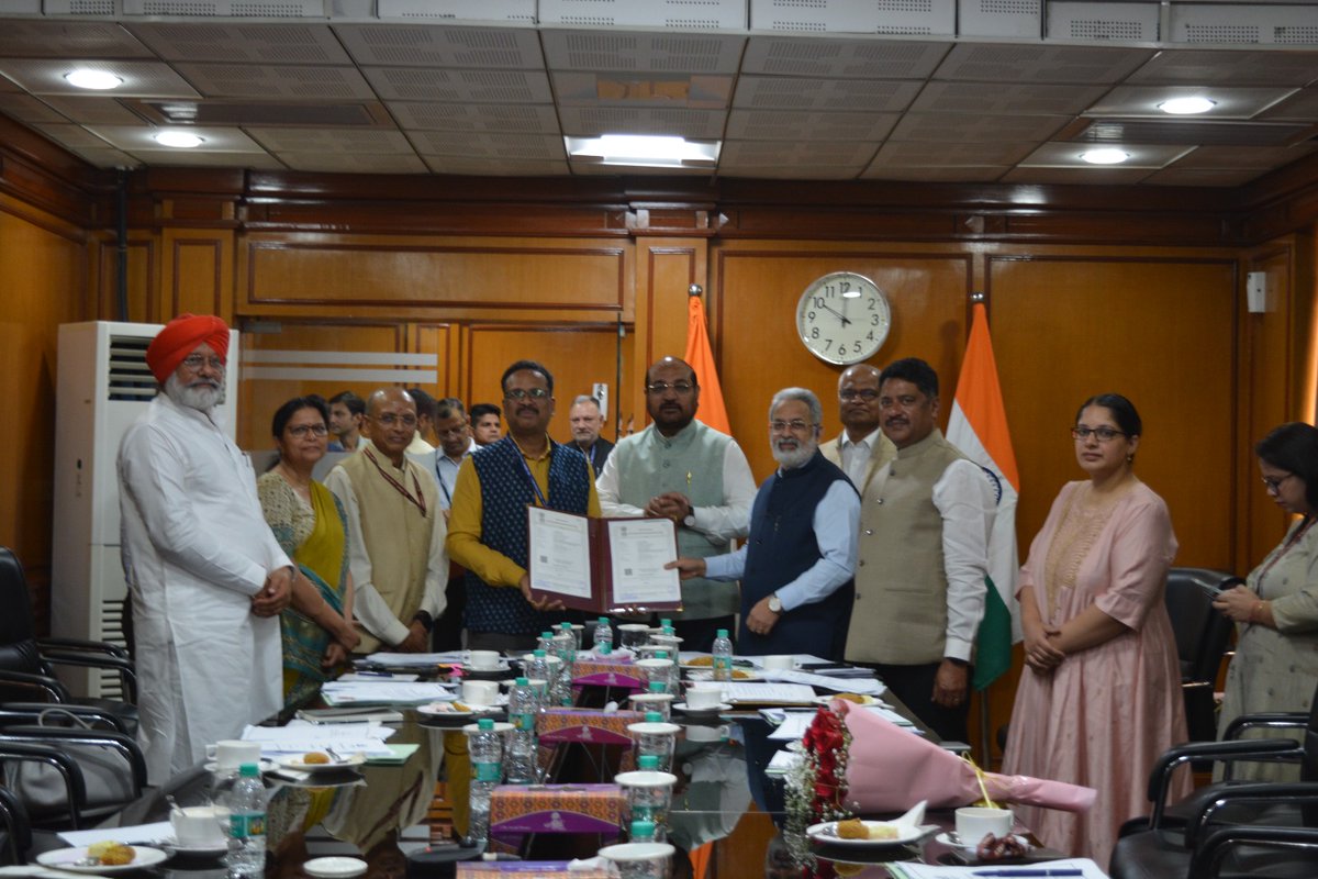 icarindia's tweet photo. Agrinnovate India Ltd. facilitated ICAR MoUs with Pidilite, Venkateshwara Hatcheries &amp; Everest Instruments to mobilise CSR support for sustainable, resilient &amp; inclusive agriculture.
#ICAR @ChouhanShivraj @PIB_India https://t.co/VeB62VuM80
