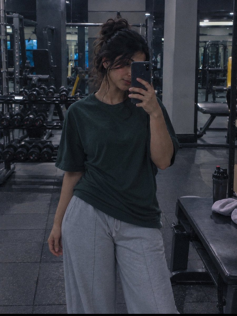 aadhyaverse's tweet photo. last workout at this gym 
shifting to workplace today ✌🏻 https://t.co/TD8spzK8Ok